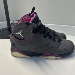 NIKE AIR JORDAN 7 Retro GS Valentine's Day Shoes